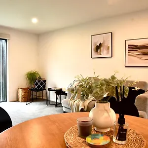 Close To Arena And One Kilometer From Railway Station Onsite Ev Car Park Apartment Christchurch